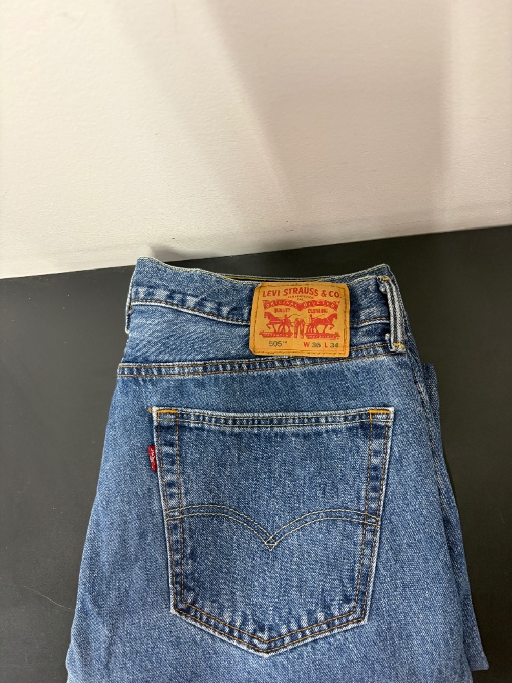 Levi’s 505 Jeans Men’s Size 36x34 Medium Wash Regular Fit